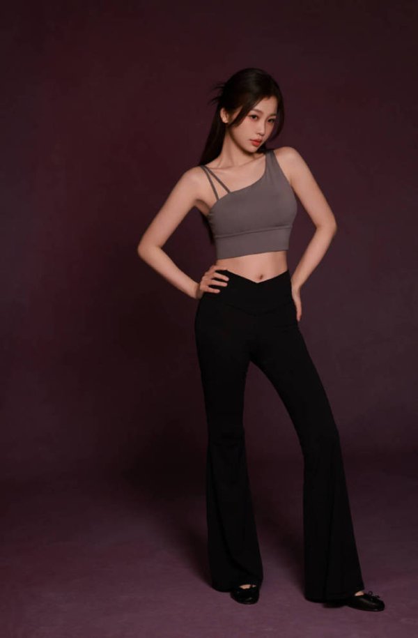 手机股票配资 虞书欣身穿瑜伽服曲线优美 运动风氧气少女感十足